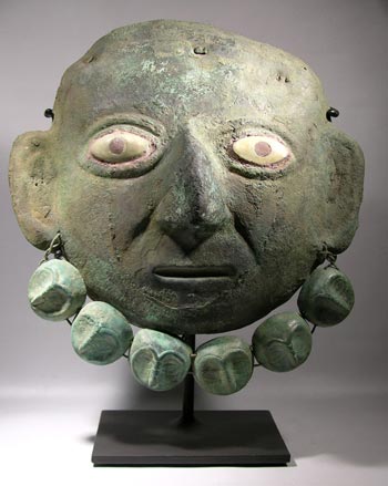 Moche Mummy Mask Custom Display