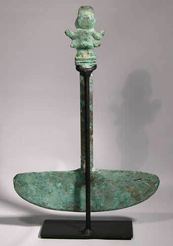 Moche Tumi Custom Display