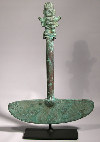 Moche Tumi Custom Display