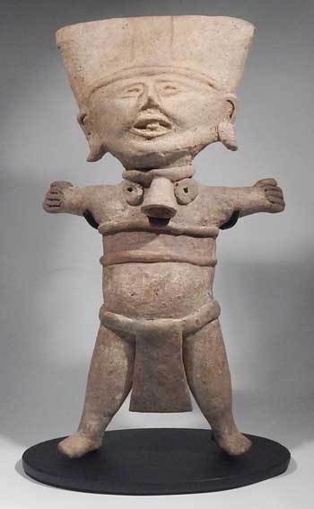Ancient Pre-Columbian Veracruz, Remojadas 'Sonriente' Smiling Whistle Figure Custom Display Stand (front)